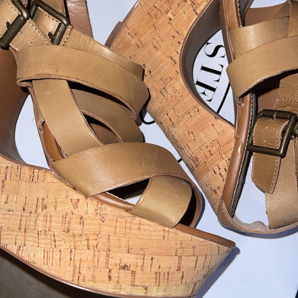 Steve Madden Platform Heels - Color: Draft Cognac… - image 4